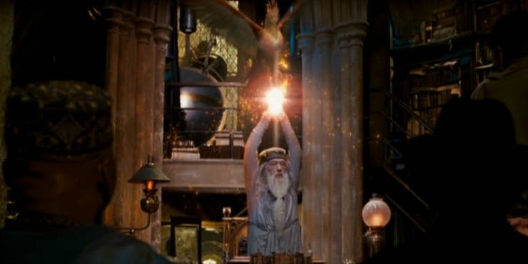 Harry Potter Dumbledores 5 Greatest Strengths (& His 5 Weaknesses) Harry Potter Dumbledores 5 Greatest Strengths (& His 5 Weaknesses)
